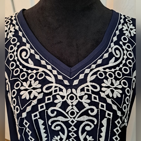 Semi Sheer Blue Sleeveless Top With Embroidered Neckline     Size XXL - Picture 1 of 8